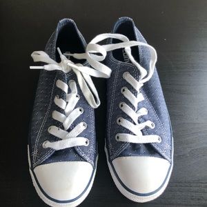 Navy Dainty Converse sz 6